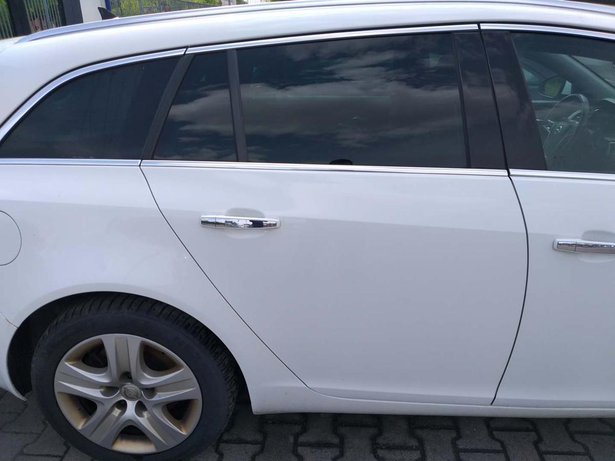 Opel Insignia A original Tür hinten rechts Z40R Schnee Weiss Kombi Rohbau Bj.2011